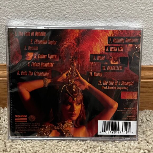 Taylor Swift The Life of a Showgirl Signed CD Hand Signed Photo 4 - Picture 3 of 3